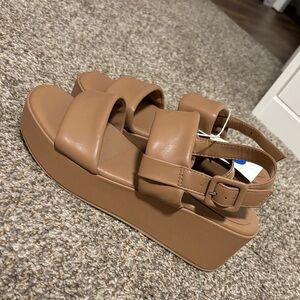 Women's Tan Platform Sandals